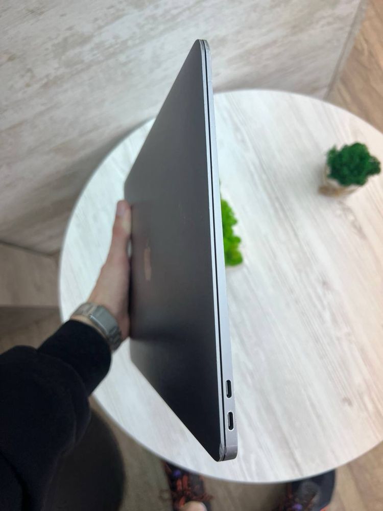 MacBook Air 2018 8/256 Gb Space A1932 макбук аир 2018