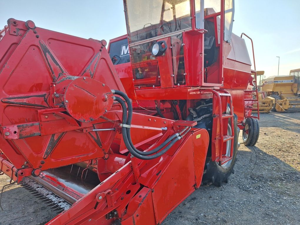 Комбайн Massey Ferguson 440 !
1