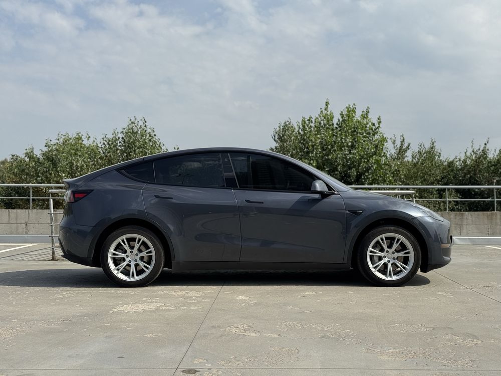 Tesla Model Y Long Range Dual Motor 2022 року, 82кВт, 28т.км.