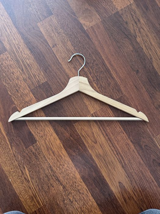 Wieszak drewniany Ikea na ubrania i spodnie
