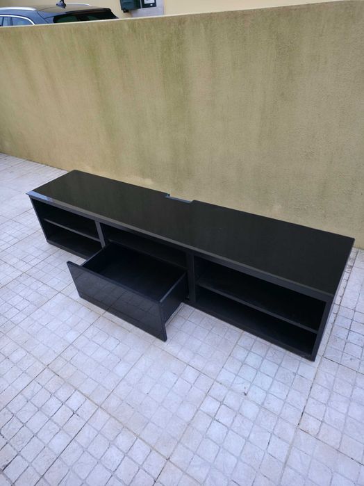 Mesa Movél TV Preta (Ikea BESTA) com Gaveta e Vidro na parte superior
