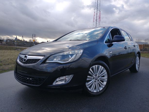 Opel Astra J 2.0cdti COSMO Navi BiXenon półskóry 2xPDC serwis opłacona