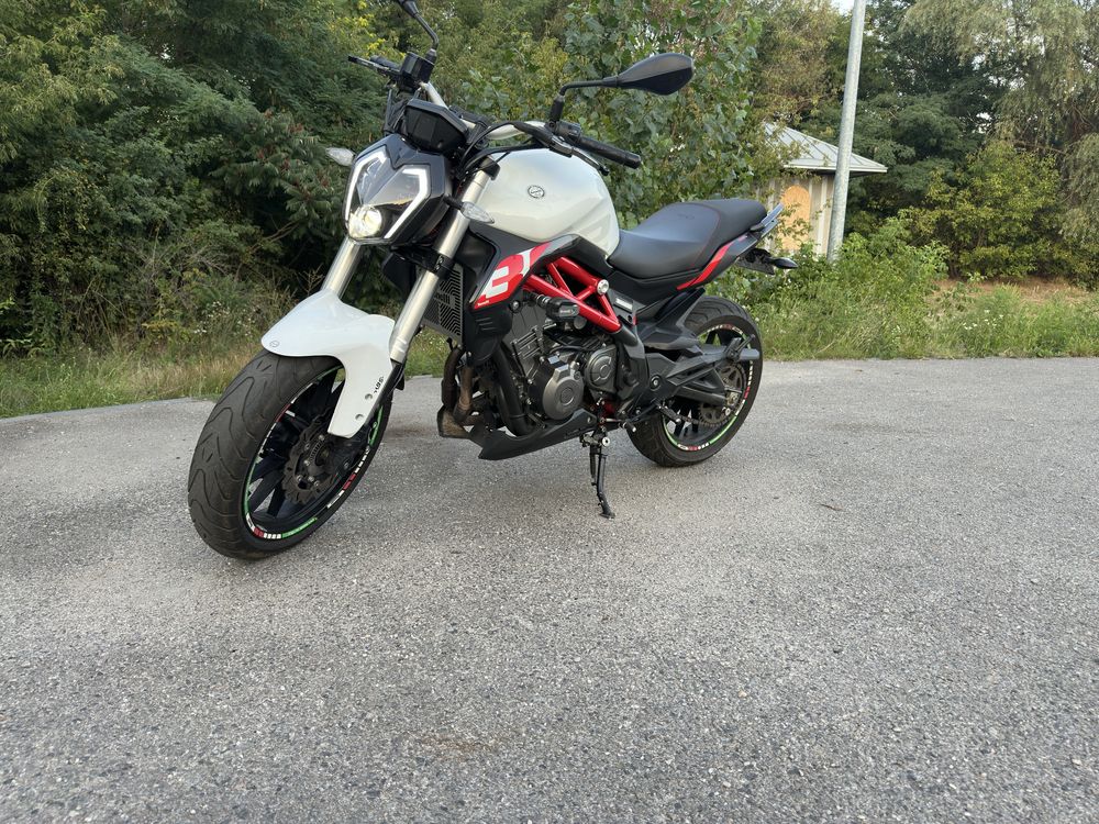 Benelli TNT 302S