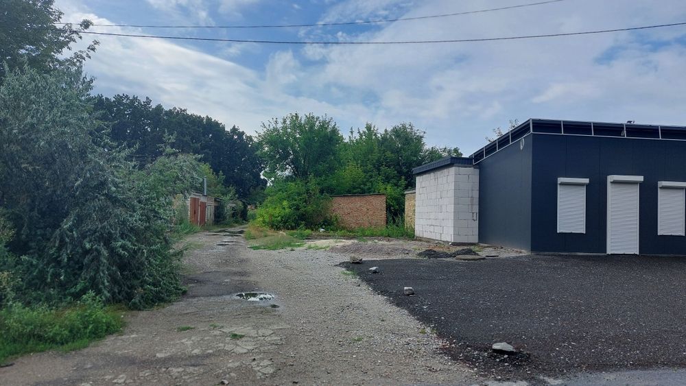 Гараж з підвалом (приватизована земельна ділянка)