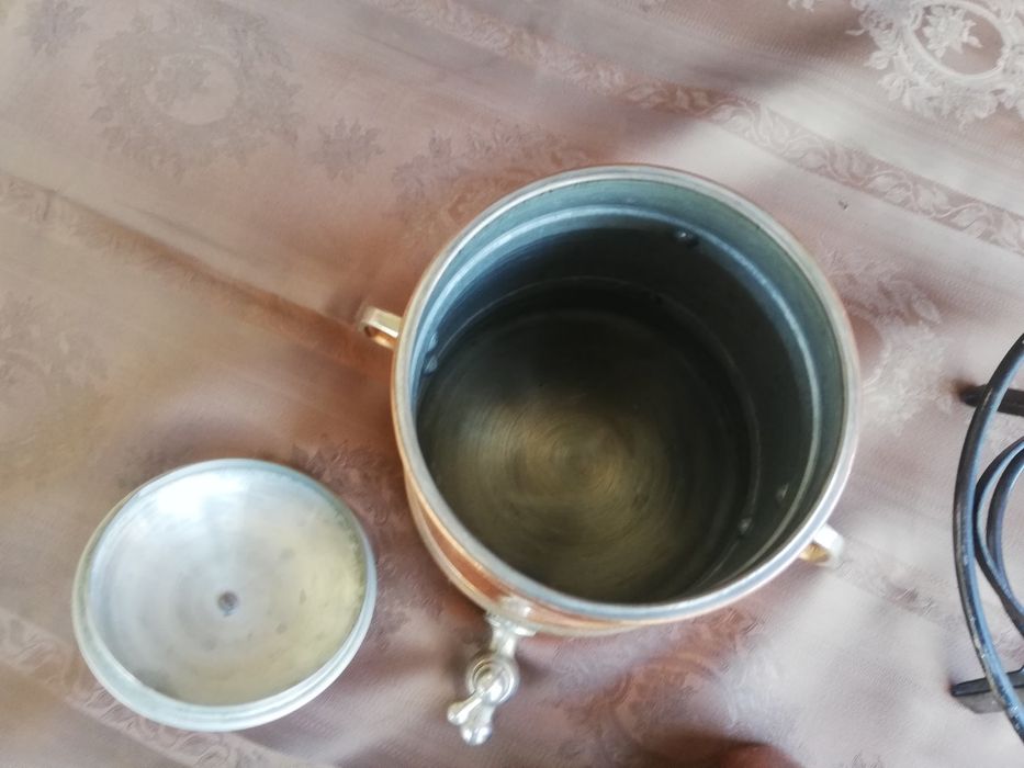 30. Zestaw miedziany do grzanego wina