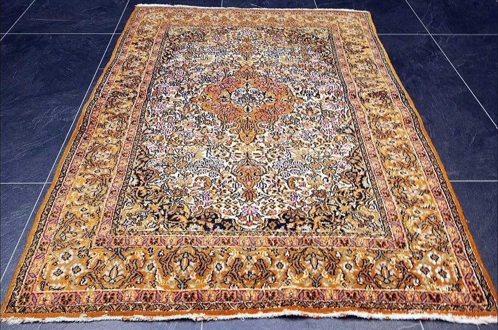 Valioso e raro Tapete original Persa GHOUM de Seda com 148cm x 96cm