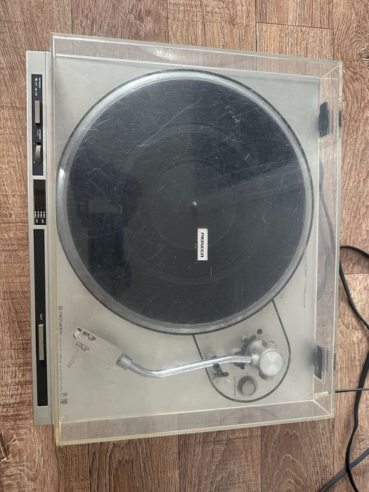 Gramofon Pioneer PL-200