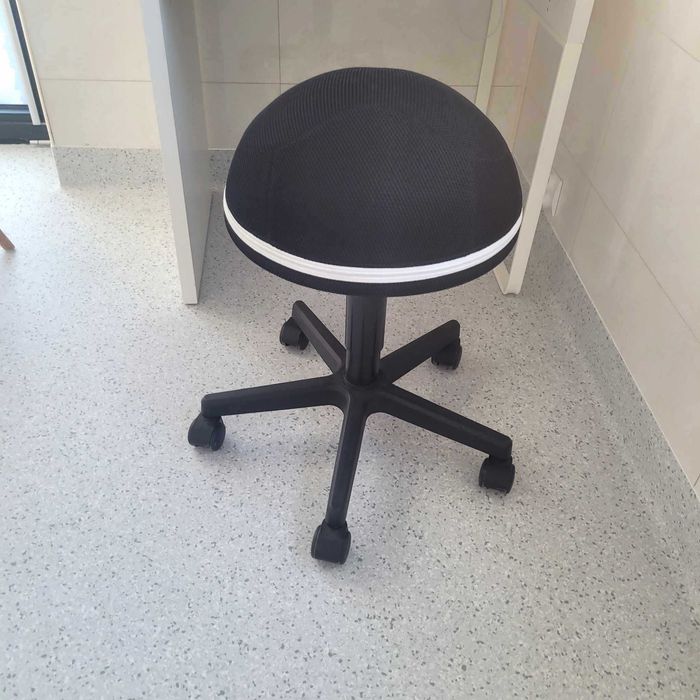 Krzesło dla zdrowych pleców HALF BALL!