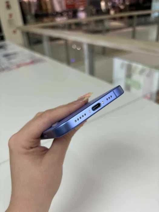iPhone 16 256 GB Ultramarine – jak nowy!
