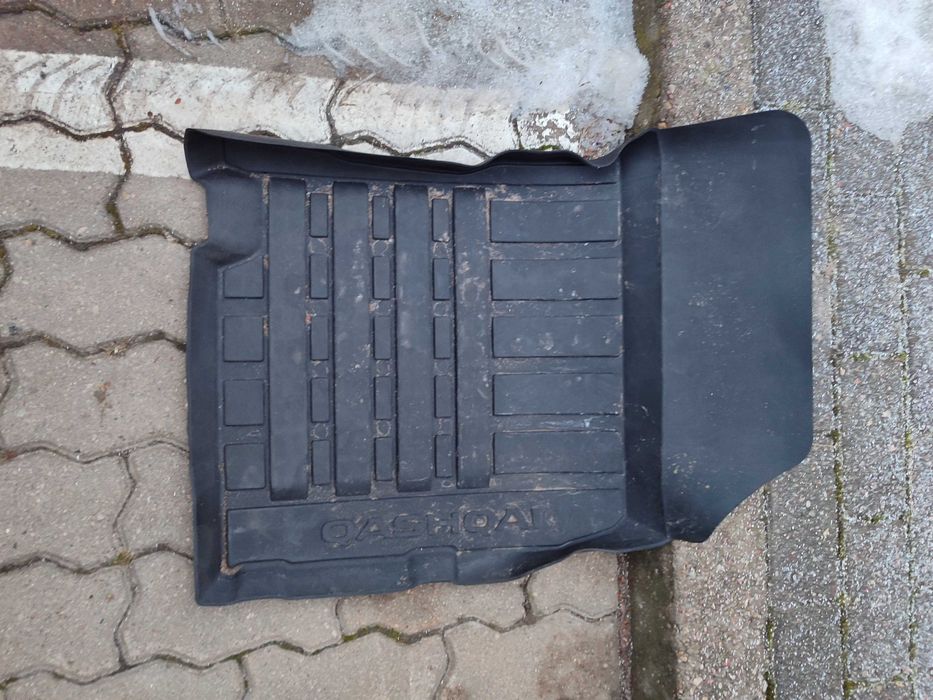 Oryginalne dywaniki gumowe Nissan Qashqai 2018 - 3 szt