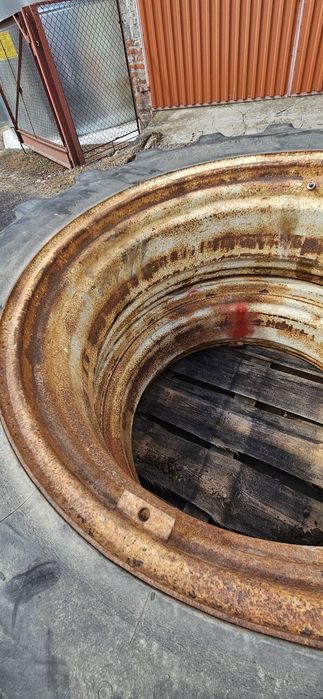 Koła bliźniacze 16.9 R 38