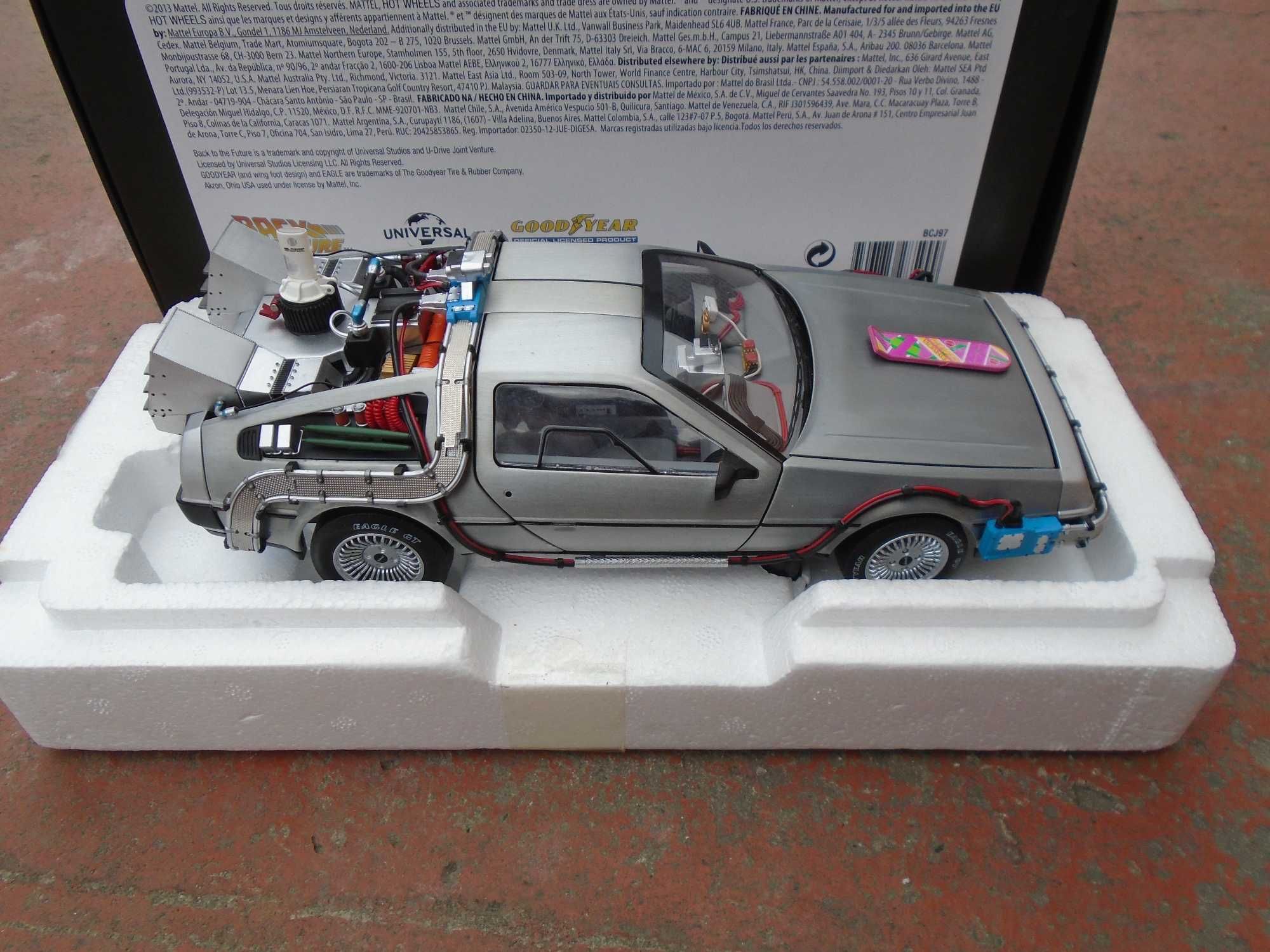 DeLorean DMC-12 Back To The Future  Hot Wheels Elite  Model 1:18