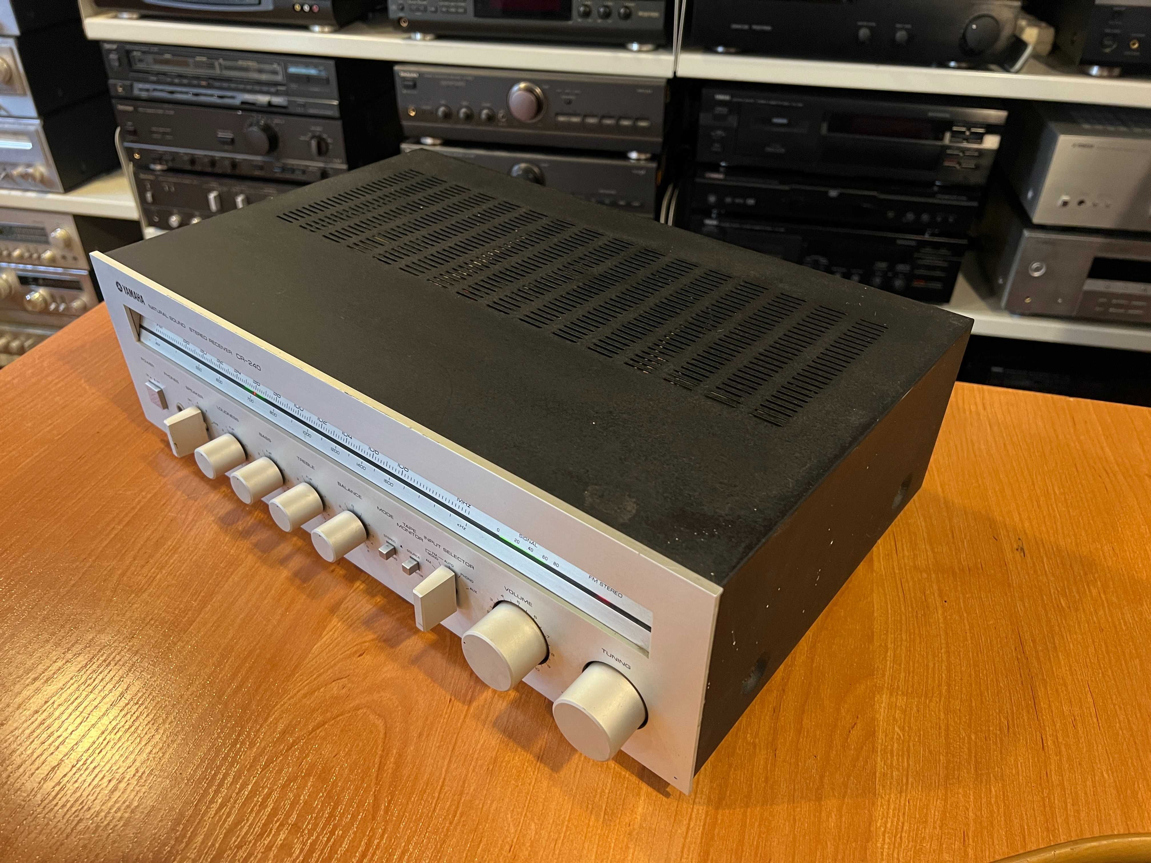 Amplituner Yamaha CR-240 Stereo Vintage Audio Room