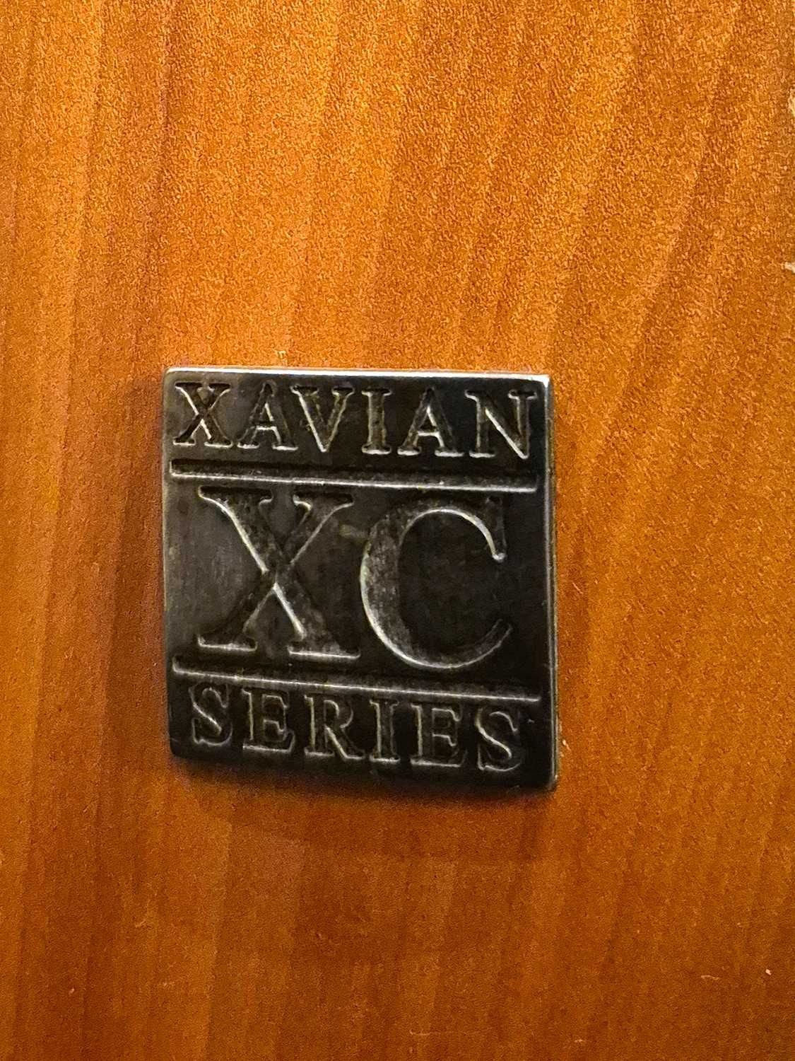 Podstawki pod kolumny standy XAVIAN XC