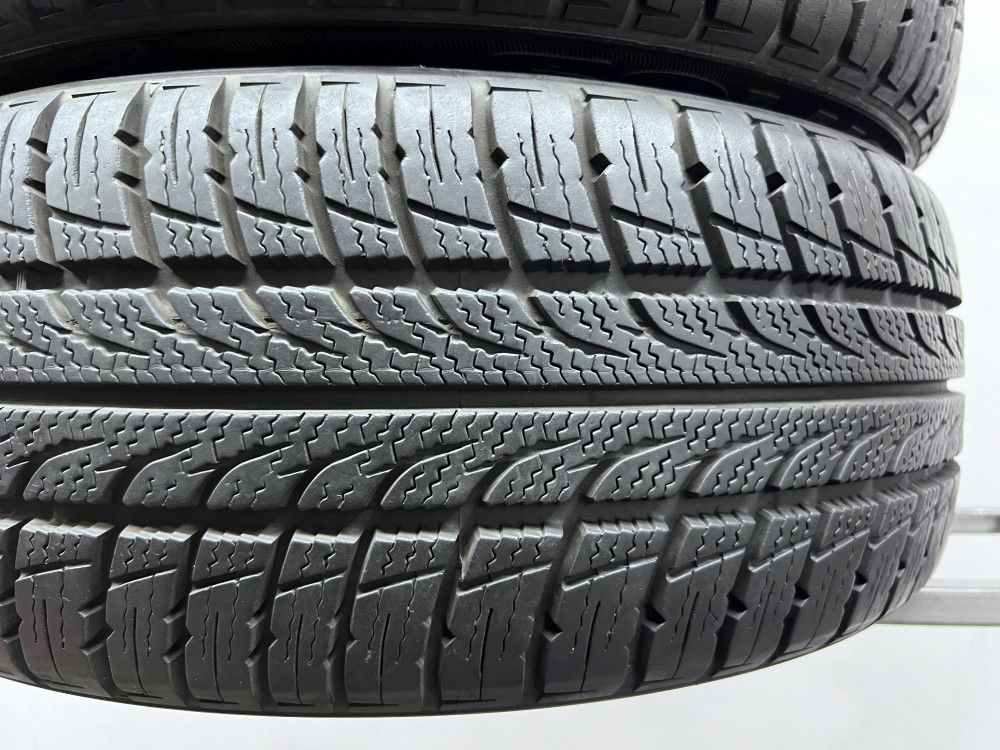 2шт бу всесезон 185/55/R15 7,7мм Kumho Solus Vier