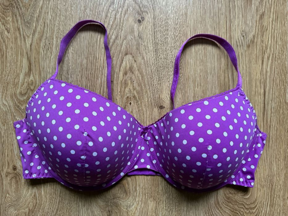 Bezszwowa miseczka 95DD/E biustonosz