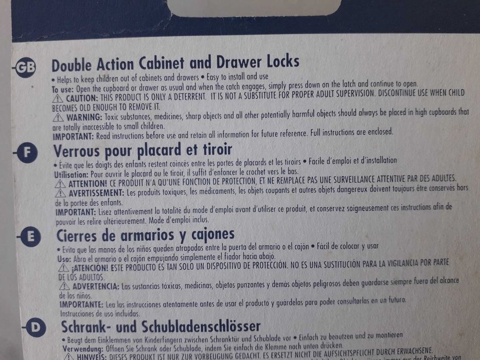 Seguranças para gavetas ou portas de móveis.