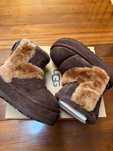Botas UGG 37 novas em caixa