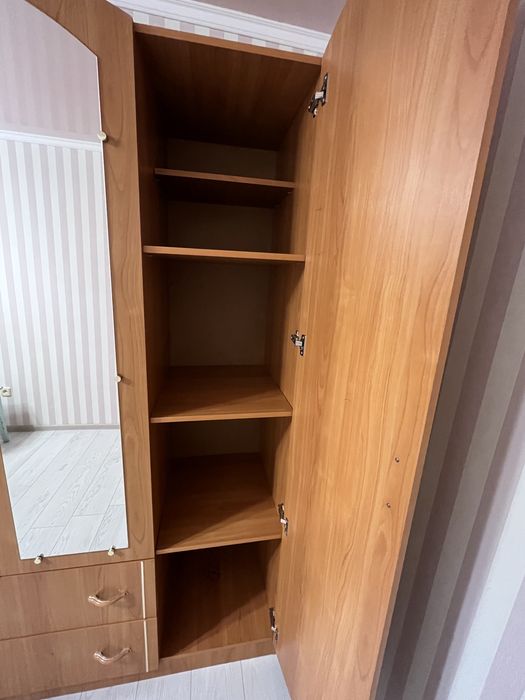 Продається шкаф в хорошому стані