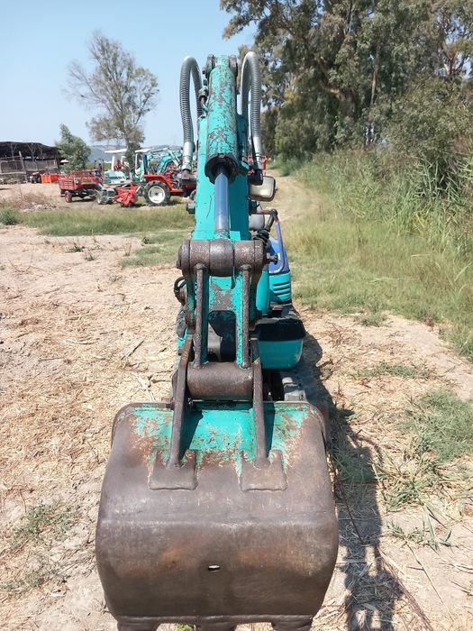 Mini giratória komatsu 800 kg