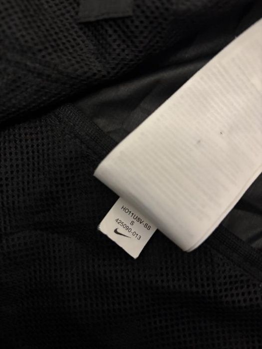 Класна куртка-жилетка  вітровка дощовік штормовка crane nike оригінал