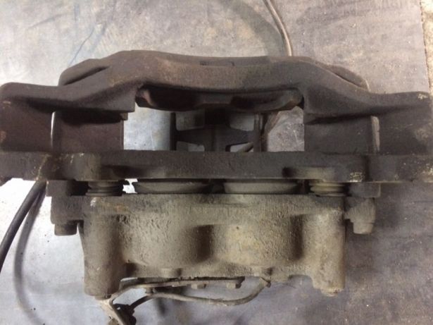 Суппорт передний Mercedes REX,Vario 609,611,709,711,809,811,814,817