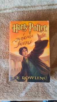 Książka "Harry Potter i Insygnia Śmierci".