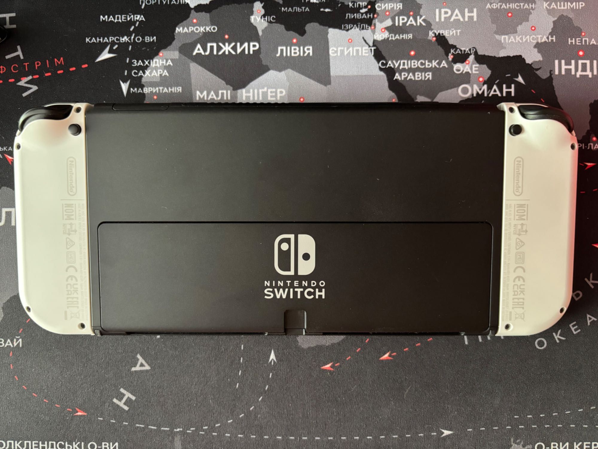 Nintendo Switch OLED 64gb + чохол Hori