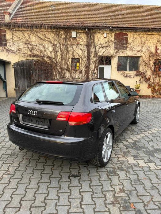 Audi A3 8P Sportback 1.6 FSI
