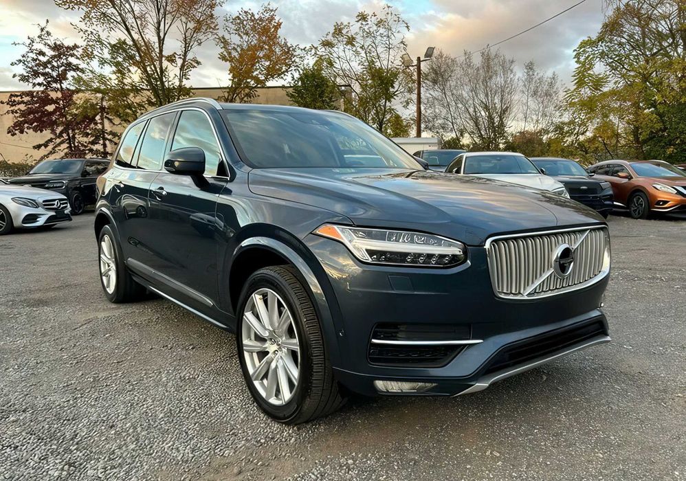 Volvo XC90      2019