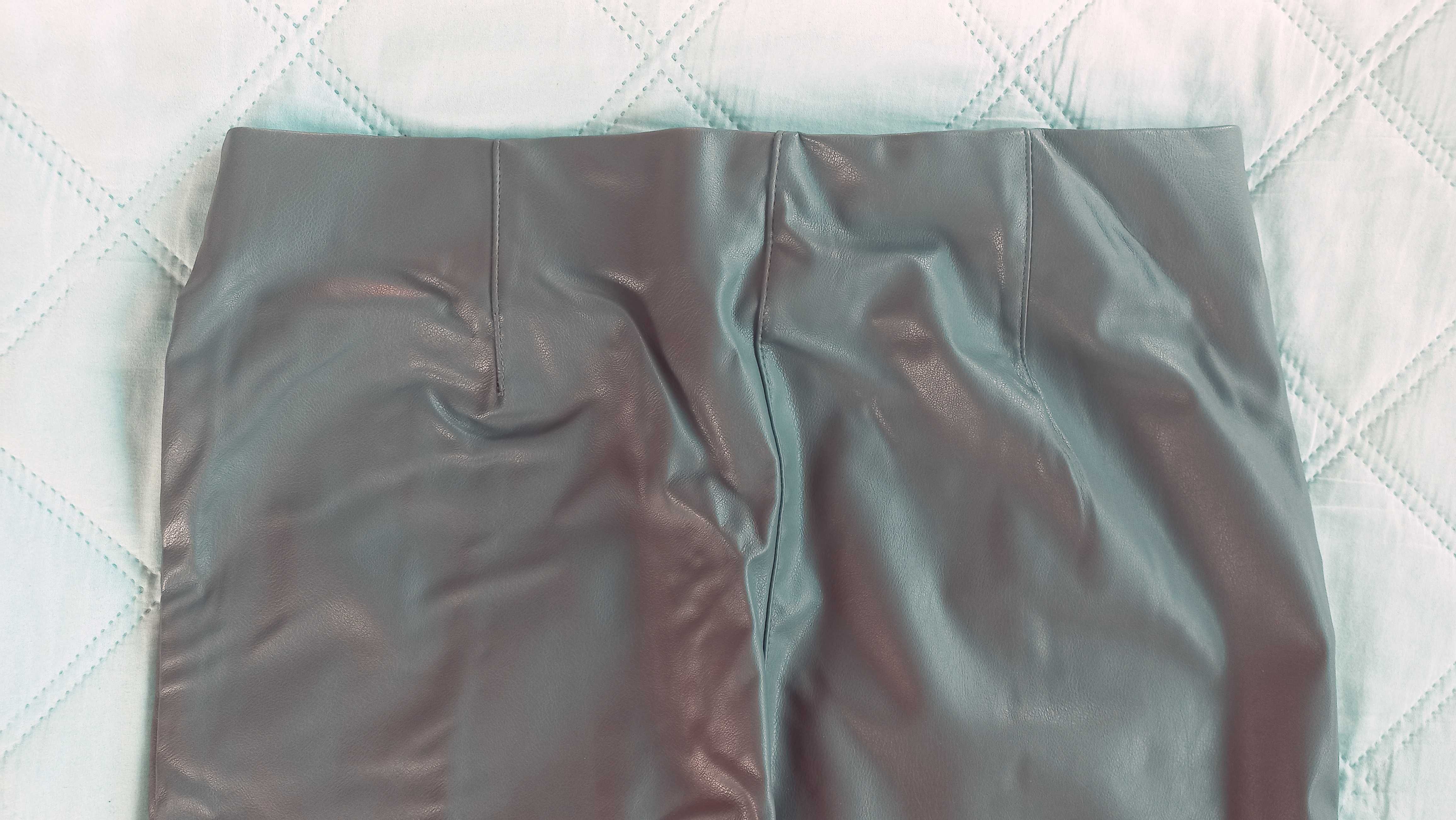 Używane szare eleganckie spodnie z ekoskóry - H&M - XL