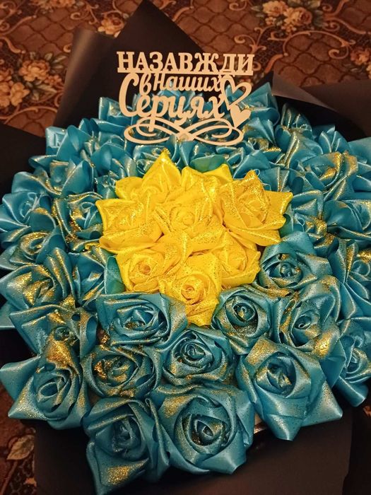 Букет з атласної стрічки