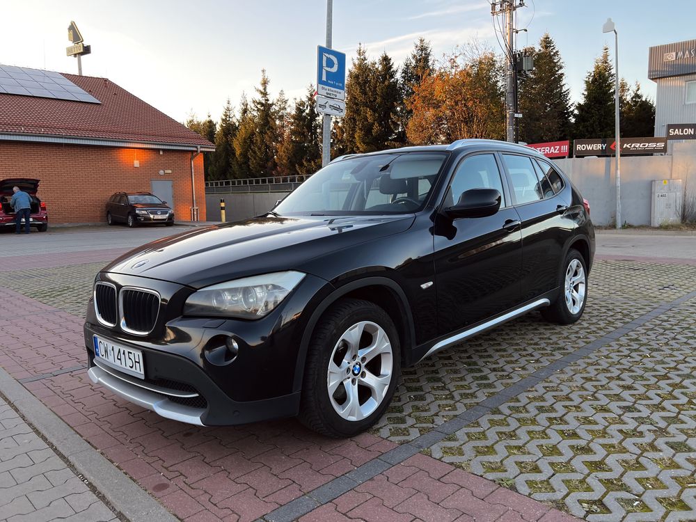 BMW X1 2012 automat naped 4x4 panoramiczny dach czarny