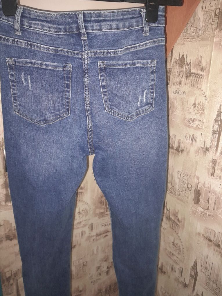 Узкие джинсы- скини