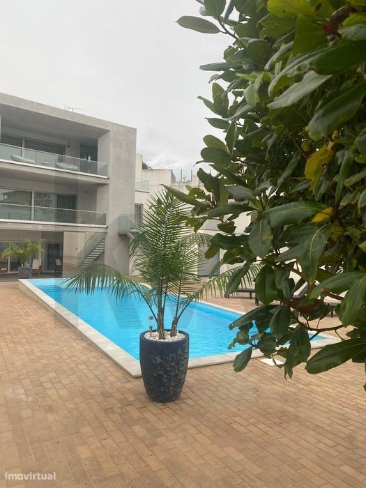 Moradia T5 de Arquitetura Moderna com Vista Mar, Sauna, Garagem e pisc