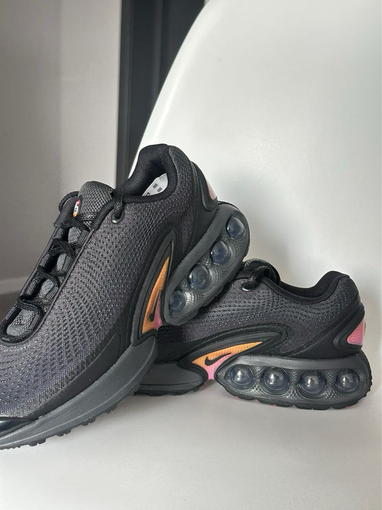 Кросівки: Nike Air Max Dn