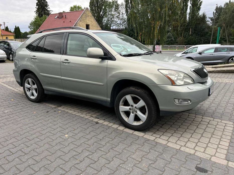 sprzedam samochód Lexus RX350