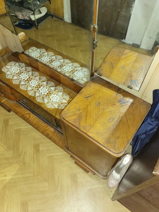 Toaletka stara, z lustrami