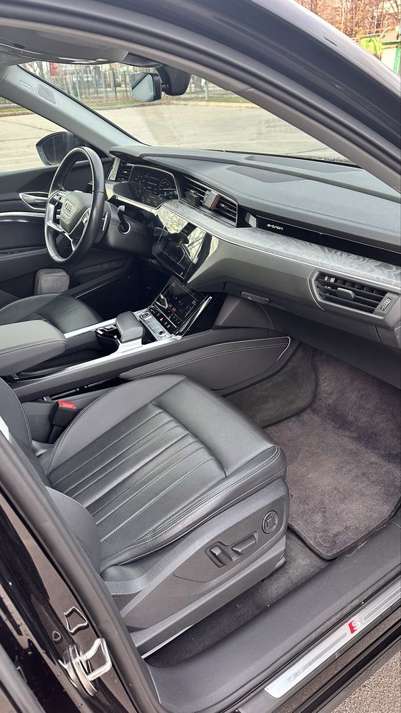 AUDI Etron SPORTBACK 2021 S Line 55 в ідеальному стані