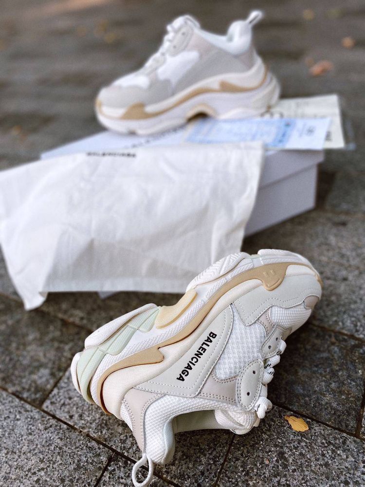 Buty Balenciaga Triple S blanc crema