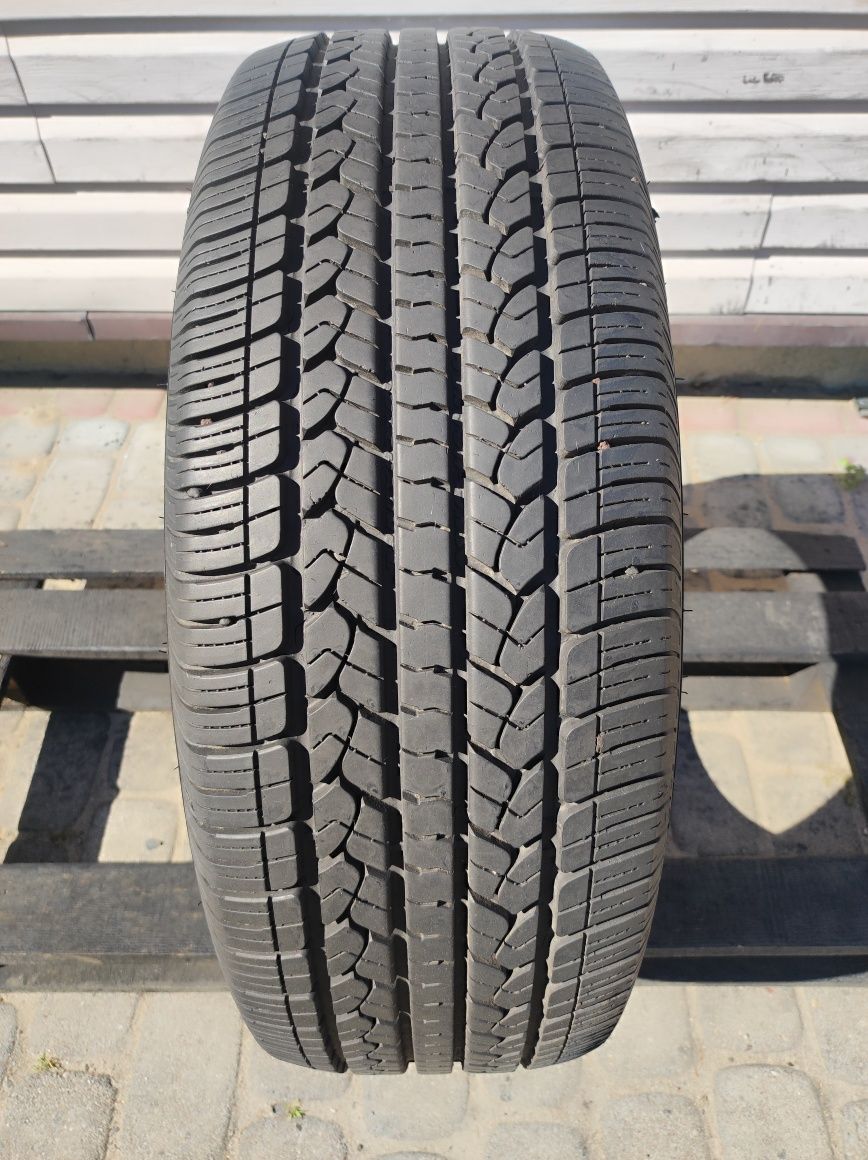 235.60.18 jedna opona Goodyear Assurance CS