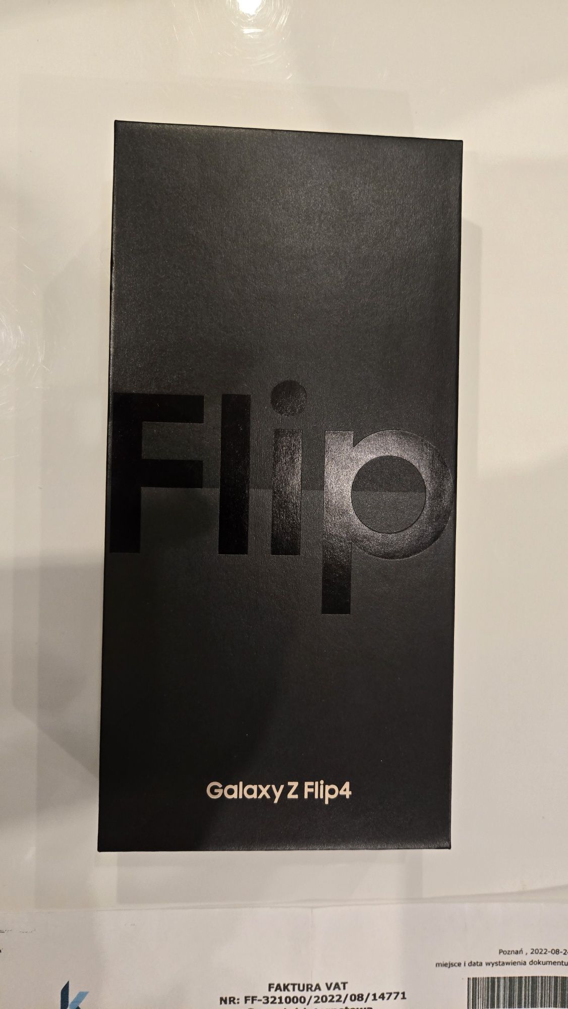 Samsung Galaxy Flip 4- jak nowy