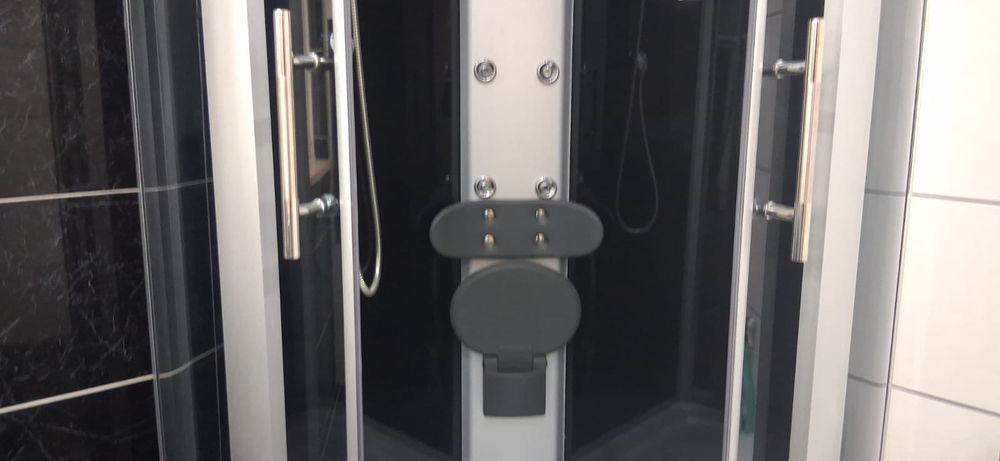 Duche Cabine com jacuzzi e música