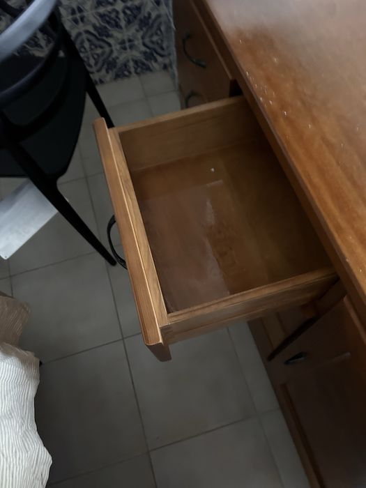Estante / Divisoria com gavetas