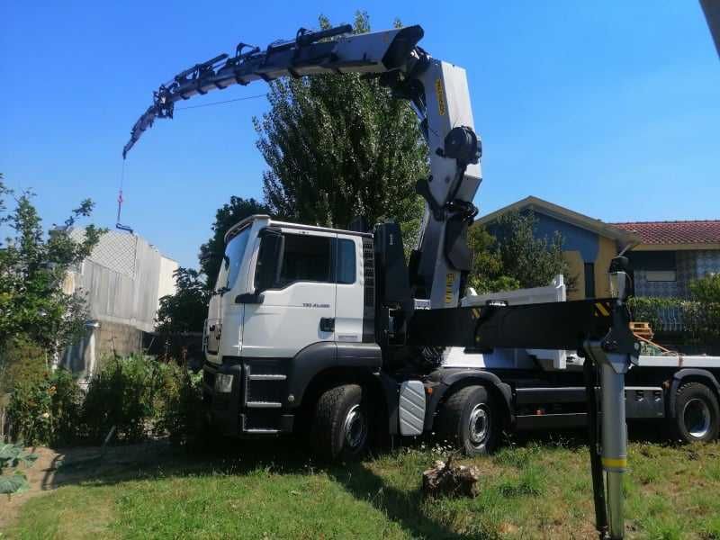 Serviços Aluguer camião grua elevação até 36ml e porta contentor 20"