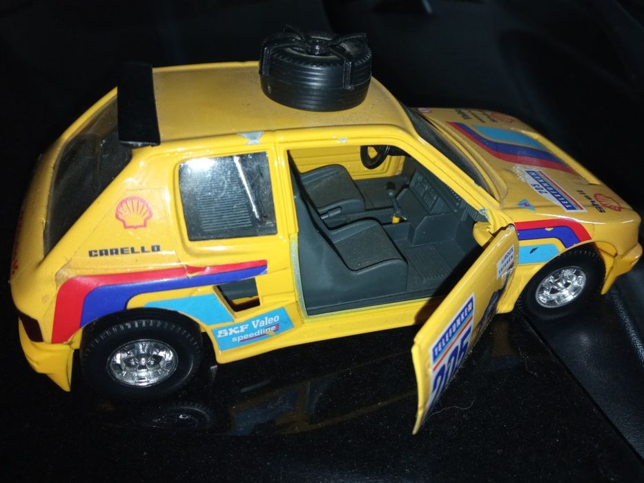 Peugeot 205 1/25