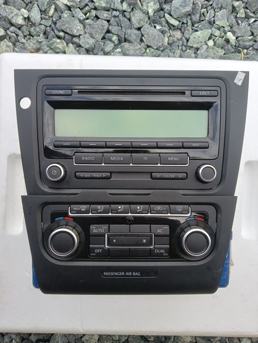 Radio, sterowanie klimatyzacji VW Golf 6