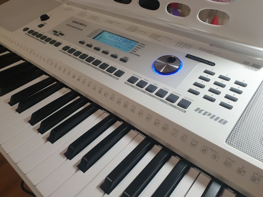 Kurzweil KP110 білий синтезатор. Вхід для мікрофону з ефектами! Підбір