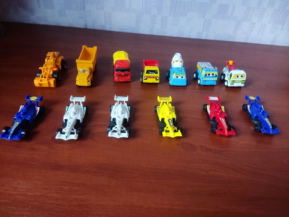 Машинки-гонки и строй техника