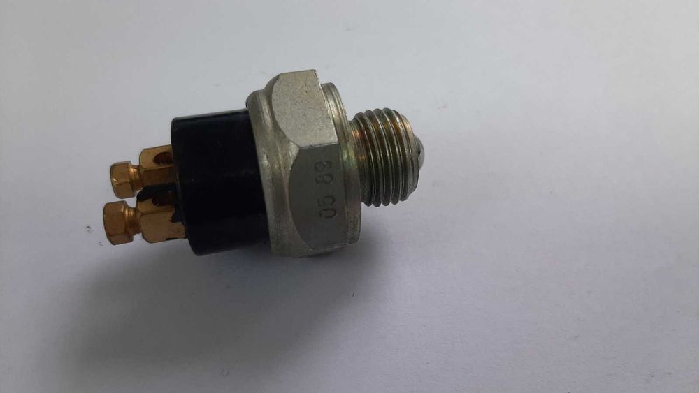 Вимикач маси поворотний ВК-318 Б, Вимикач світла заднього ходу ВК 403